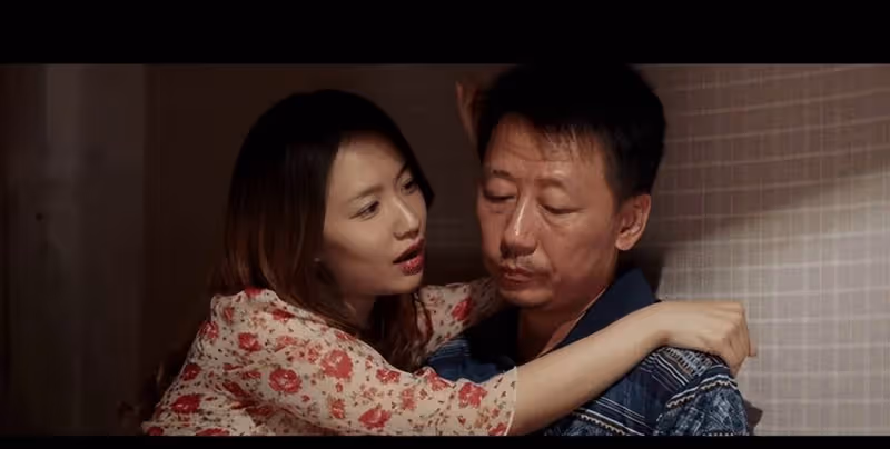 《我是刑警》「按摩女」火了:戲裡膀大腰圓,戲外堪稱人間絕色