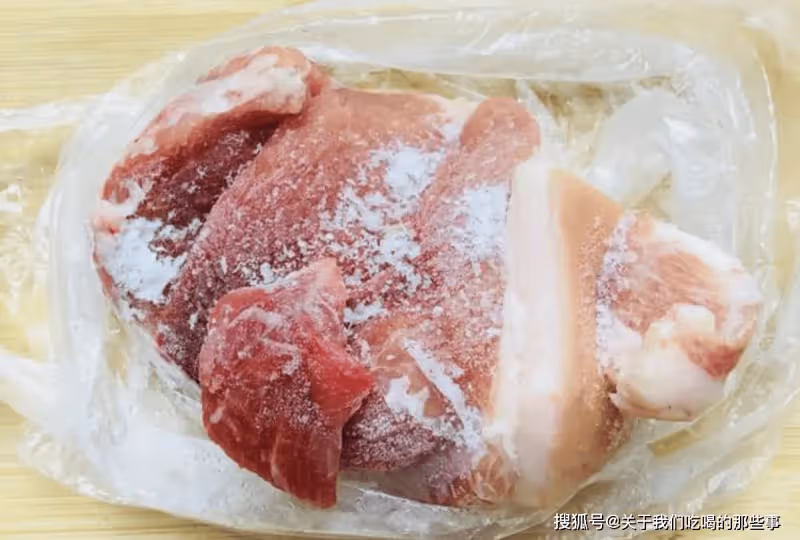 保存豬肉,記住別直接塞進冰箱!教你一個妙招,放半年仍新鮮好吃