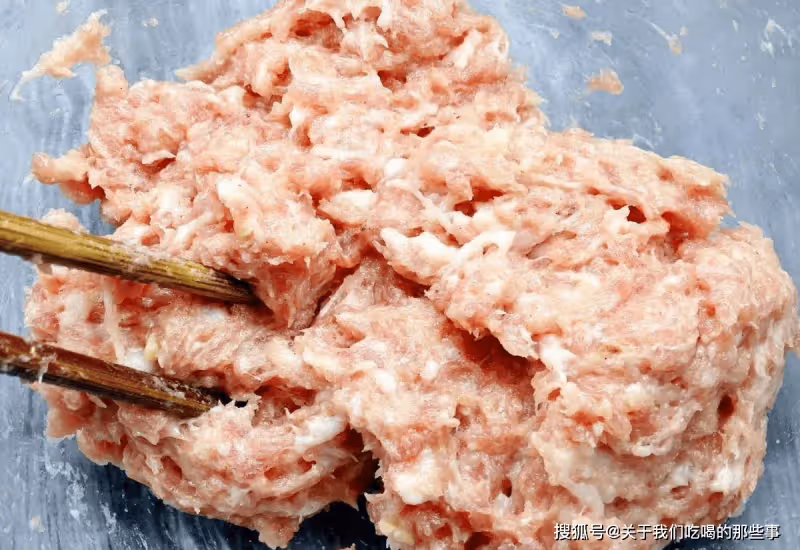 保存豬肉,記住別直接塞進冰箱!教你一個妙招,放半年仍新鮮好吃