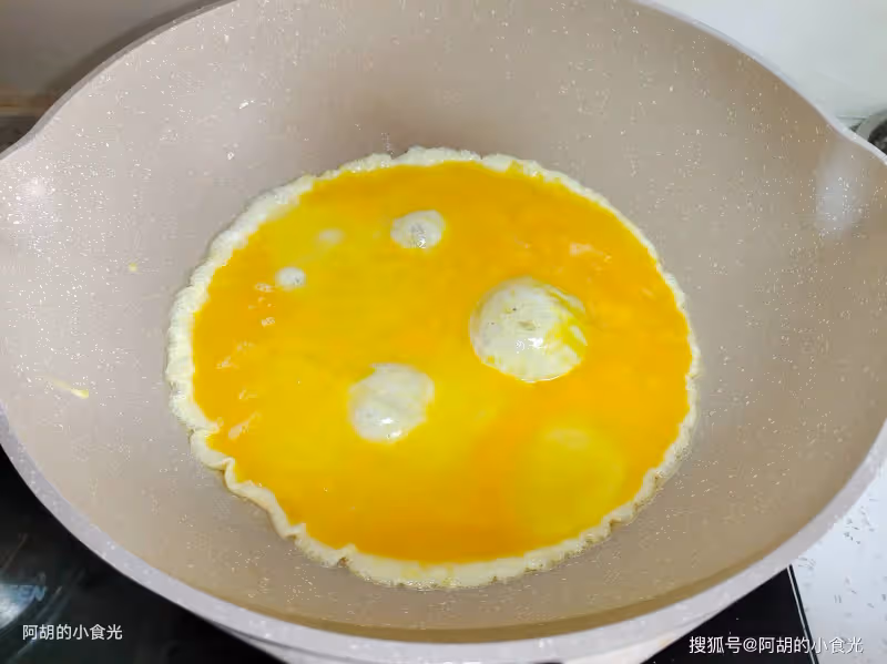天冷就是喜歡做這個菜,上桌就被搶光!經常燉一鍋,吃著暖和又解饞、超下飯,一鍋下肚不怕冷