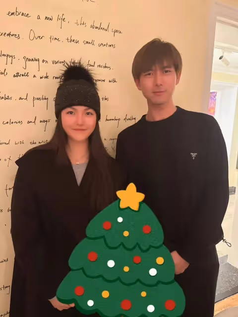 李湘曬照一家三口過聖誕!王詩齡與劉亦菲李現合影,劉亦菲太美了