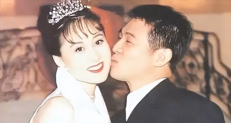 李連杰曬妻子照片,61歲利智衰老如奶奶,而62歲黃秋燕仍然美艷動人!