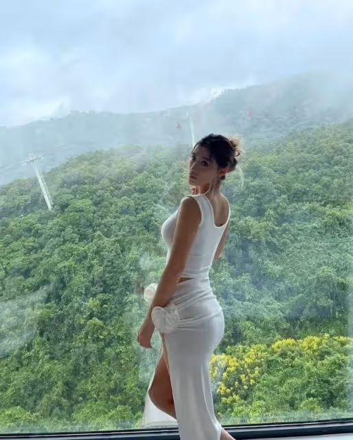 TVB「最強body」聖誕秀火辣身材,獲網友稱讚,被稱高海寧接班人