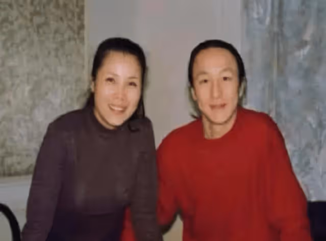 曾經「怒摔話筒」的田震,如今58歲定居澳洲,早已走上另一條大道