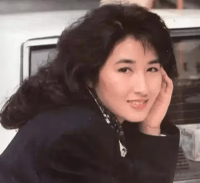 出生富貴的關詠荷,為何嫁窮小子「張家輝,還甘心做煮飯婆」