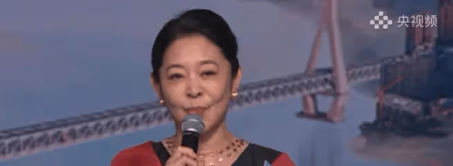 倪萍再次現身央視,這次和張韜搭檔主持大型晚會,你猜會擦出什麼火花?