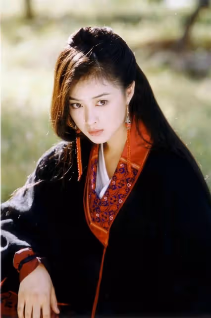 41歲蔣欣瘦20斤驚艷亮相！膚白貌美身材曼妙性感撩人