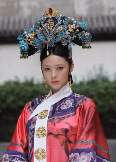 41歲蔣欣瘦20斤驚艷亮相！膚白貌美身材曼妙性感撩人