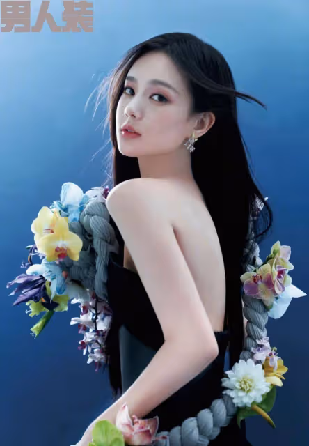 李一桐財閥千金出場！她膚白貌美偶爾露出事業線性感撩人