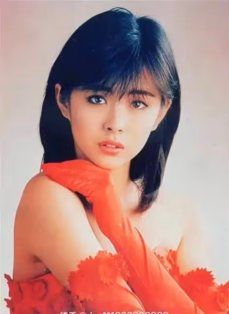57歲王祖賢曬聖誕自拍臉部僵硬!亞洲第一美女曾最愛齊秦