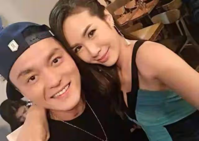 拿督千金莊思明拆禮物,楊明贈高價玩偶暗示想生孩子,全網催婚