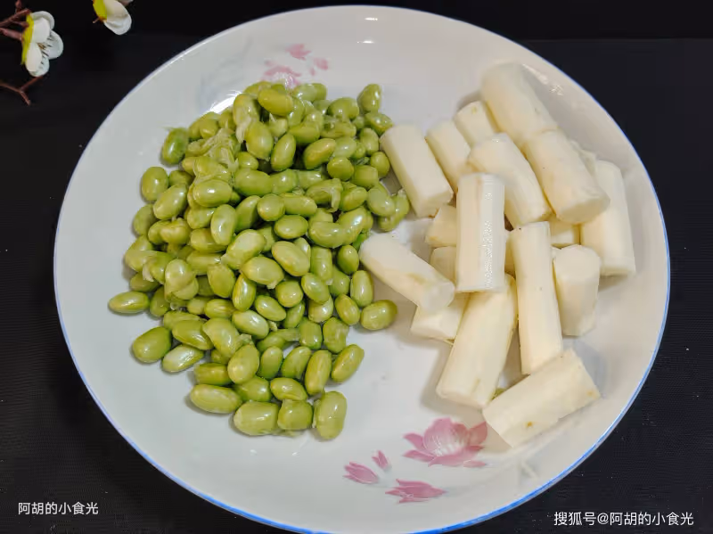 天冷時,雞湯骨湯不如喝此湯!經常煲一鍋,湯鮮不油膩、溫補又暖人,一口湯一口肉鮮到飛起