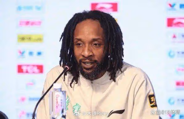 爸爸！威爾斯飈7記三分轟31分遼寧險勝廣州，楊鳴：融入賊快很感謝他