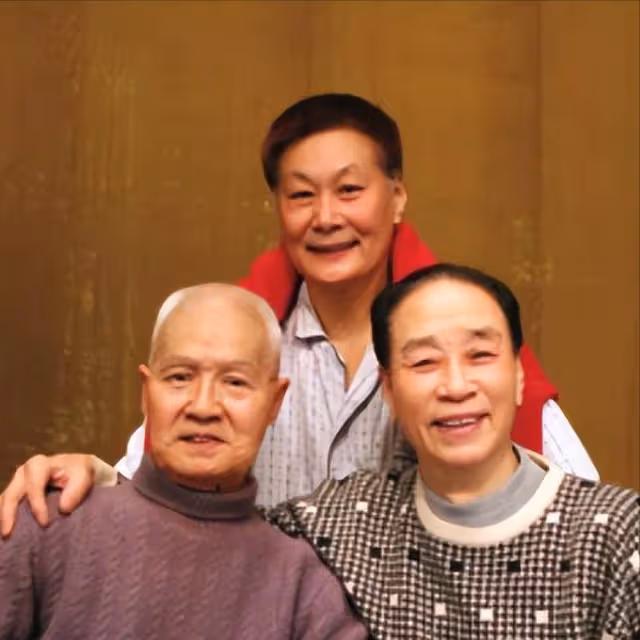 三次獲得「梅花獎」,47歲再婚嫁年邁恩師,70多歲依然聲音洪亮
