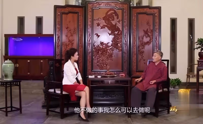 三次獲得「梅花獎」,47歲再婚嫁年邁恩師,70多歲依然聲音洪亮