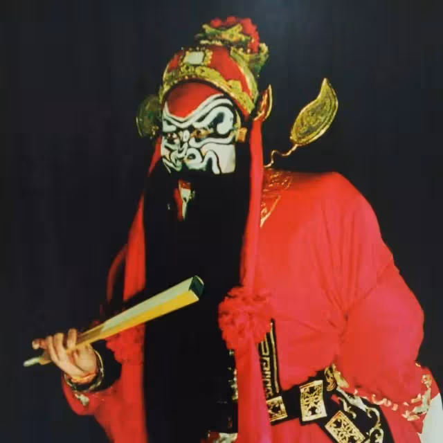 三次獲得「梅花獎」,47歲再婚嫁年邁恩師,70多歲依然聲音洪亮