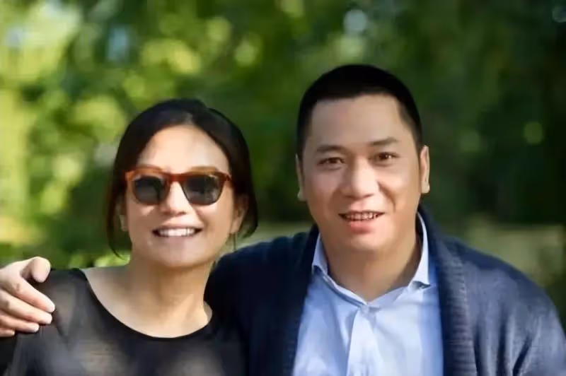 突發!趙薇官宣離婚,與黃有龍已分開多年,刪光對方相關動態