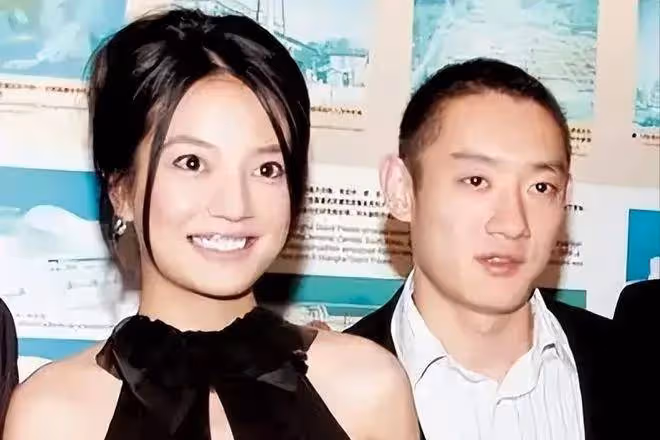 趙薇宣布離婚:黃有龍的事跟我無關!前夫被追債7.5億
