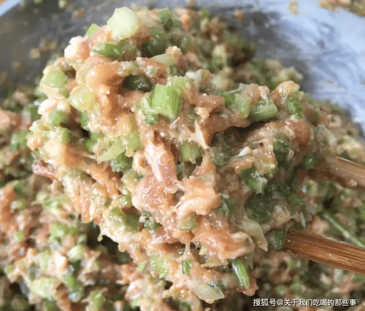 拌餃子餡,能不能放蚝油?牢記「4放2不放」,餃子鮮嫩多汁,好吃