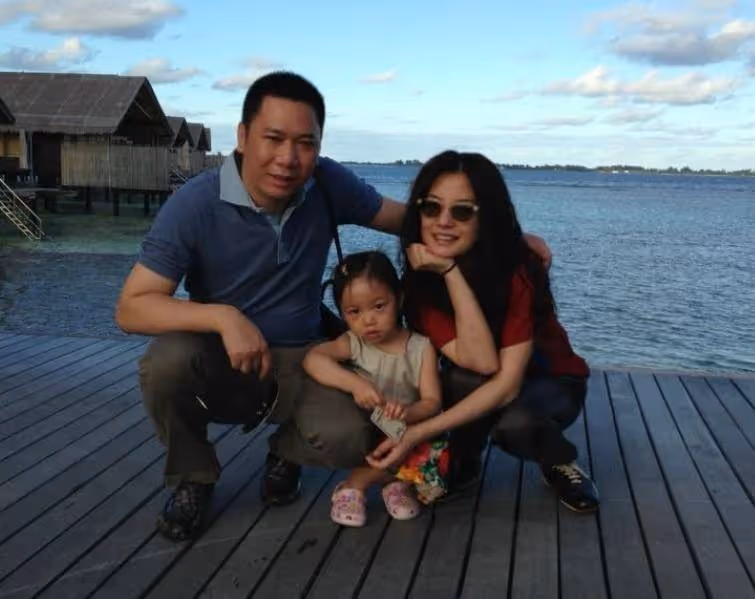 趙薇官宣離婚,與黃有龍最後合影曝光,離婚原因恐不簡單