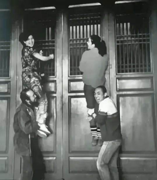 30年前,張藝謀有多愛鞏俐?一張照片說明一切,網友:酸了酸了