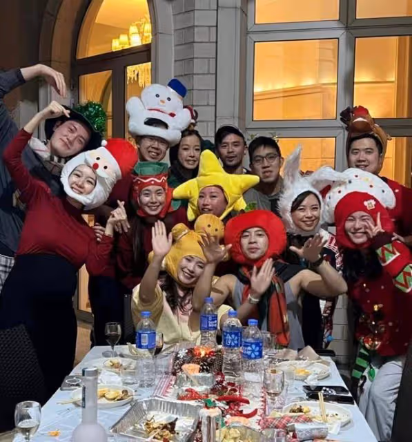 好享受!麥明詩孕期頻頻現身派對心情佳,上圍暴漲靠運動保持身材