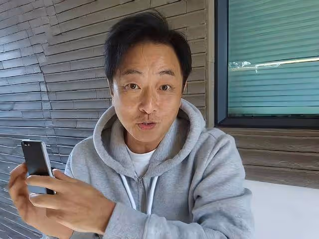TVB前知名男星斷崖式衰老,面部浮腫眼袋明顯,撞臉韓國兩大男神