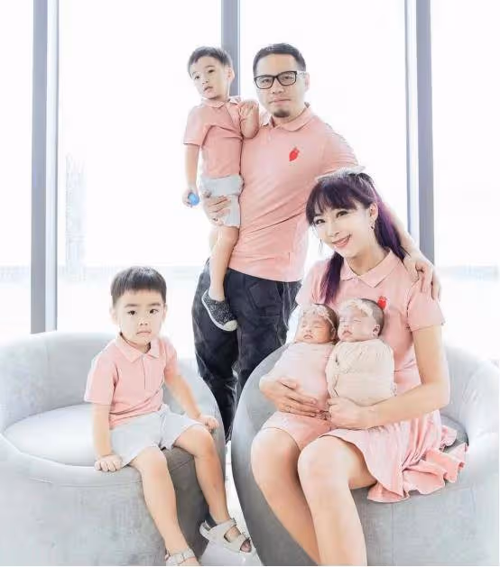 被質疑爆隱私!資生堂千金曬哺乳寫真,再度誕雙胞胎成5孩之母