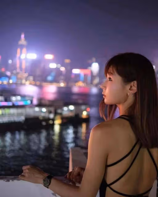 落選港姐與閨蜜拍美照秀長腿,出國學做麵包準備學唐詩詠當老闆