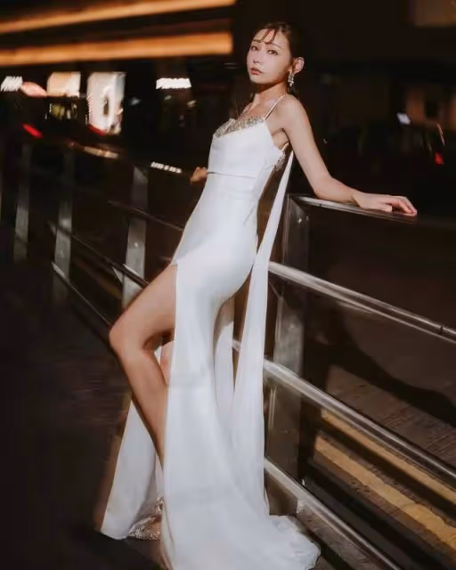 落選港姐與閨蜜拍美照秀長腿,出國學做麵包準備學唐詩詠當老闆