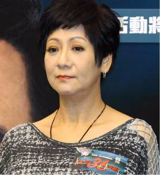 氣憤!TVB四位老戲骨講述被霸凌的辛酸史,有一位講到仍滿眼通紅