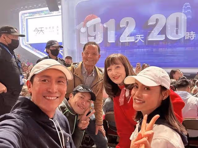 昔日TVB熒幕情侶同框零交流!各自帶家人看演唱會,因合作傳緋聞