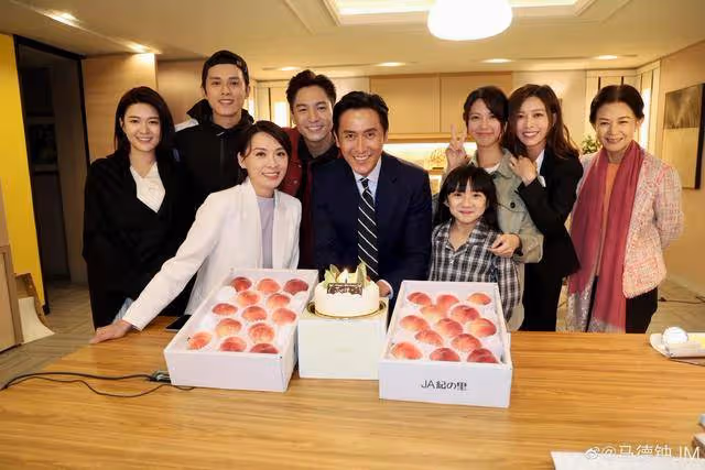 昔日TVB熒幕情侶同框零交流!各自帶家人看演唱會,因合作傳緋聞