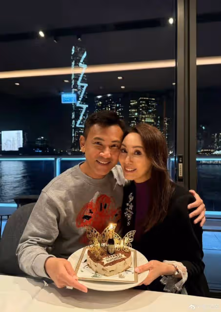 昔日TVB熒幕情侶同框零交流!各自帶家人看演唱會,因合作傳緋聞