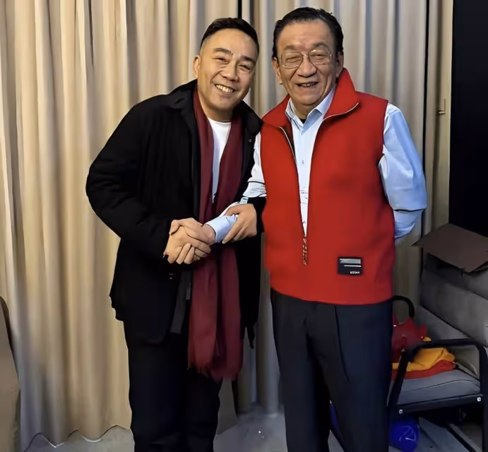 楊議拜師成功以後,更大的隱患還在後邊,稱呼上面就讓別人犯了難