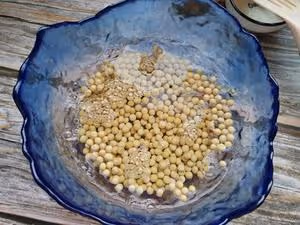 孩子愛喝的黃豆燉豬蹄，清香不油膩，先煎後燉才能軟糯彈牙
