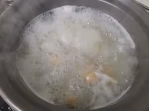 孩子愛喝的黃豆燉豬蹄，清香不油膩，先煎後燉才能軟糯彈牙
