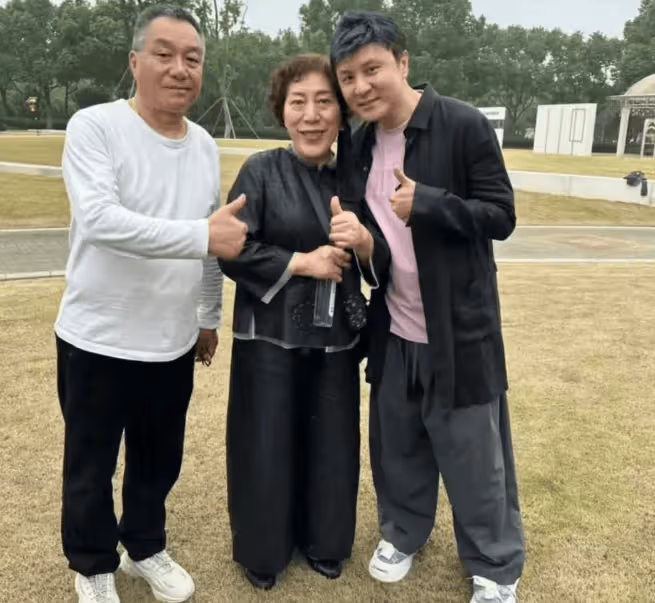 去世8年後還被消費,喬任梁父母發聲回應死因,與王思聰無關