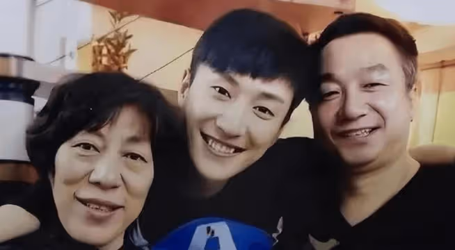 去世8年後還被消費,喬任梁父母發聲回應死因,與王思聰無關