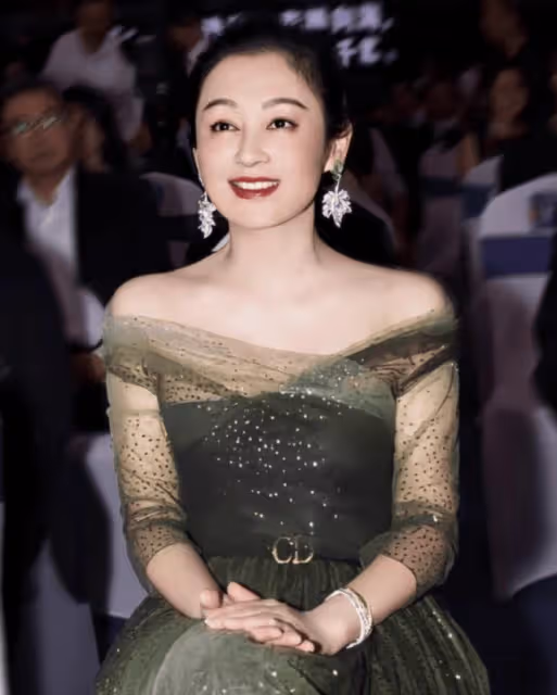 她憑什麼被稱為「大陸第一美人」?究竟有多美,看到年輕照就知道了