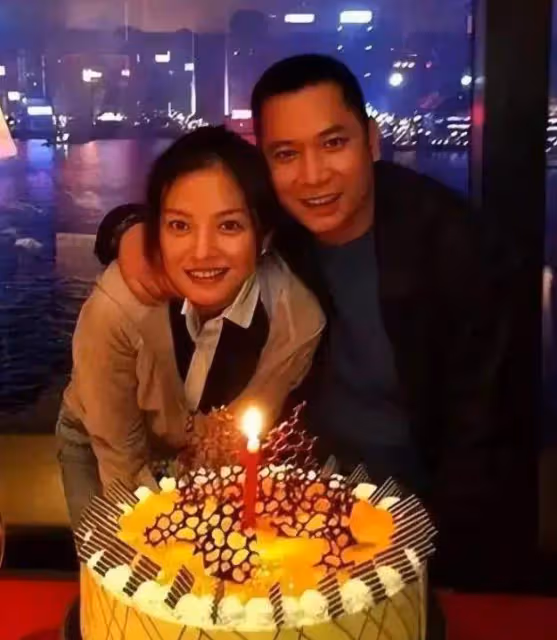 時隔多年,趙薇一句話道明與黃有龍真實關係,黃曉明的話沒說錯