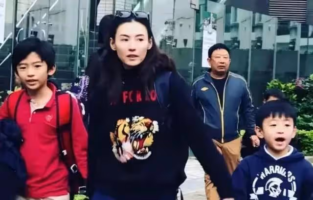 謝霆鋒張柏芝雖離異,對子關愛不曾移,二兒子身高直逼帥老爸