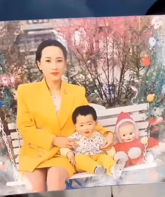 謝廣坤赴三亞帶貨,樣貌憔悴不已,前妻孫小雨直言都是為了小嬌妻