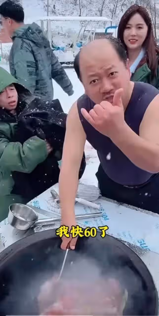 謝廣坤赴三亞帶貨,樣貌憔悴不已,前妻孫小雨直言都是為了小嬌妻