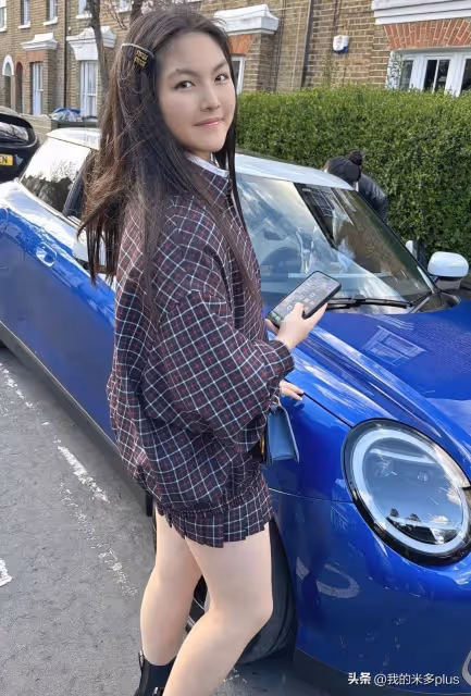 李湘現身長沙高奢商場,胖成H型沒有腰,王詩齡又買LV真能花錢