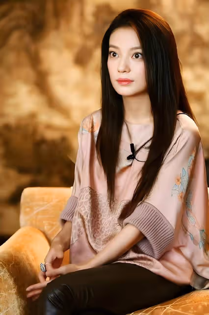 趙薇女兒的5張照片曝光!這位漂亮的小公主,笑容背後有眼淚