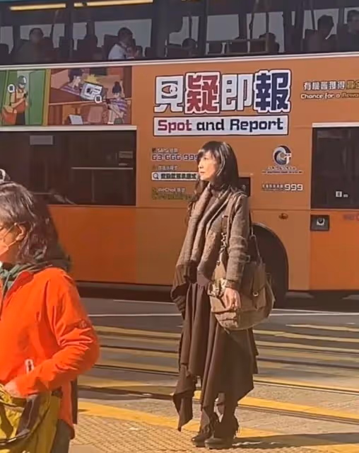 周慧敏57歲狀態極佳,不受年齡身份束縛,生活真切自由