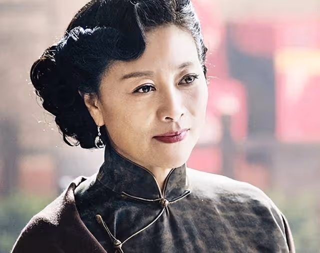 岳紅影后之路坎坷!患癌遭夫拋棄,女兒如今被張嘉譯力捧