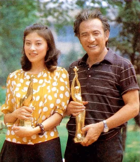 岳紅影后之路坎坷!患癌遭夫拋棄,女兒如今被張嘉譯力捧