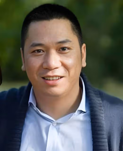 黃有龍的族親爆料:他從未帶趙薇回湖南老家,趙薇與黃家人來往少